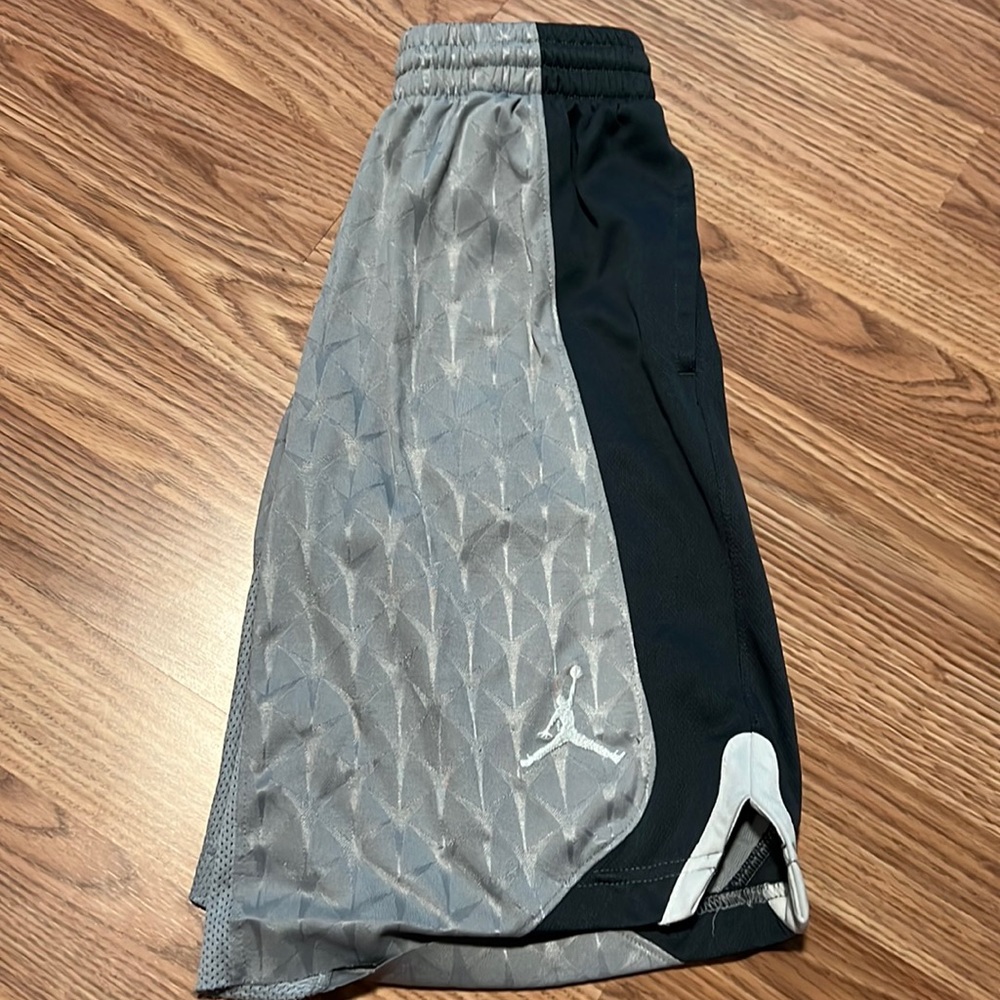 Athletic shorts